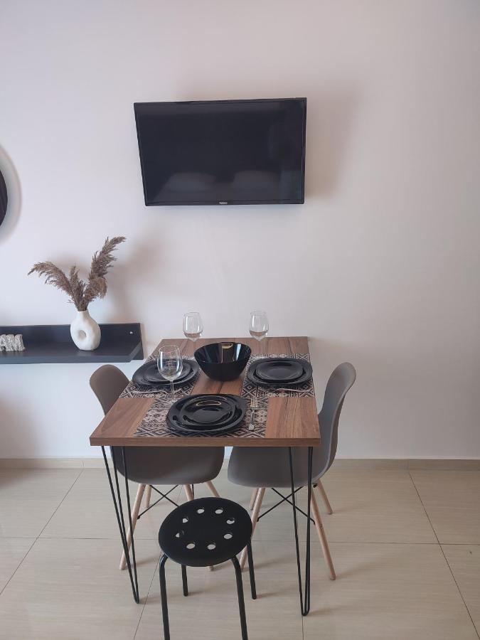 Apartments Sadiku With Sea View Sarandë Esterno foto