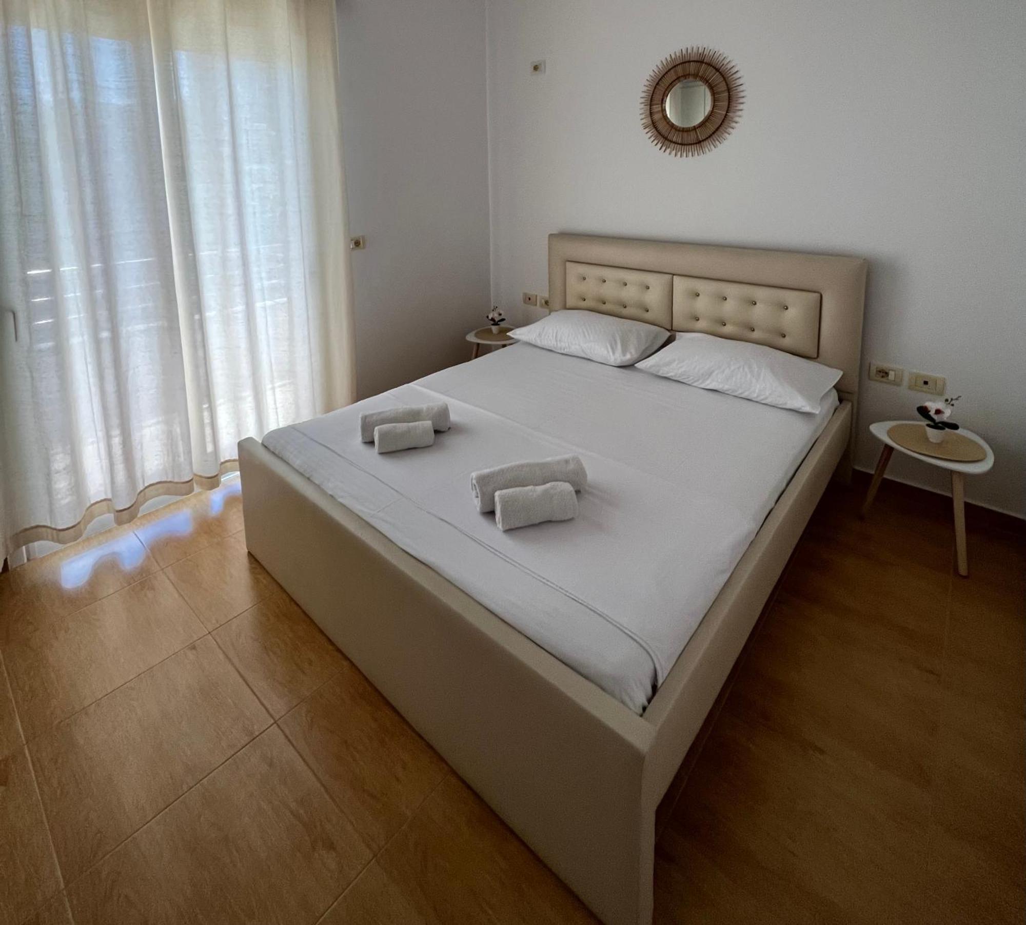 Apartments Sadiku With Sea View Sarandë Esterno foto