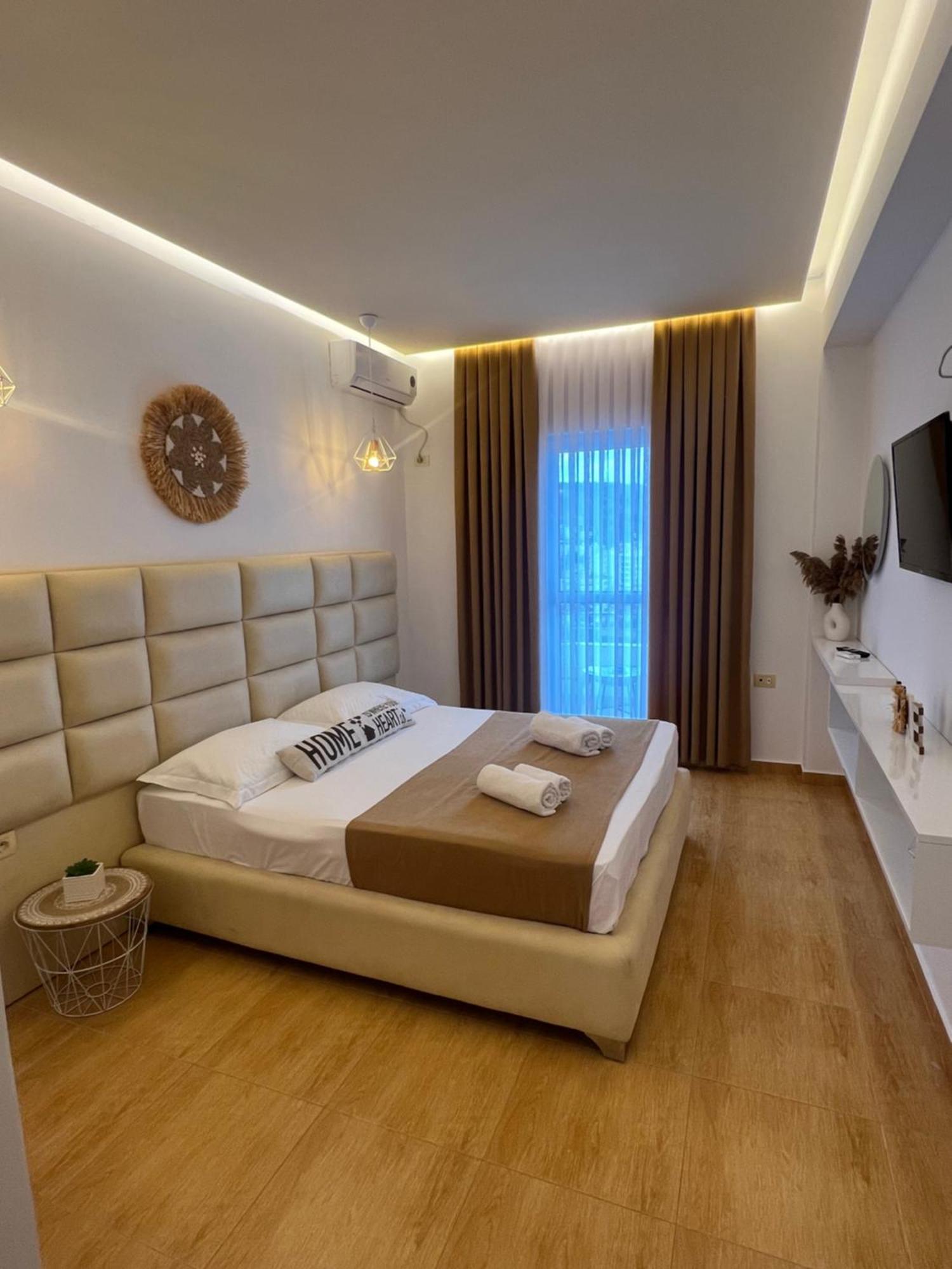 Apartments Sadiku With Sea View Sarandë Esterno foto