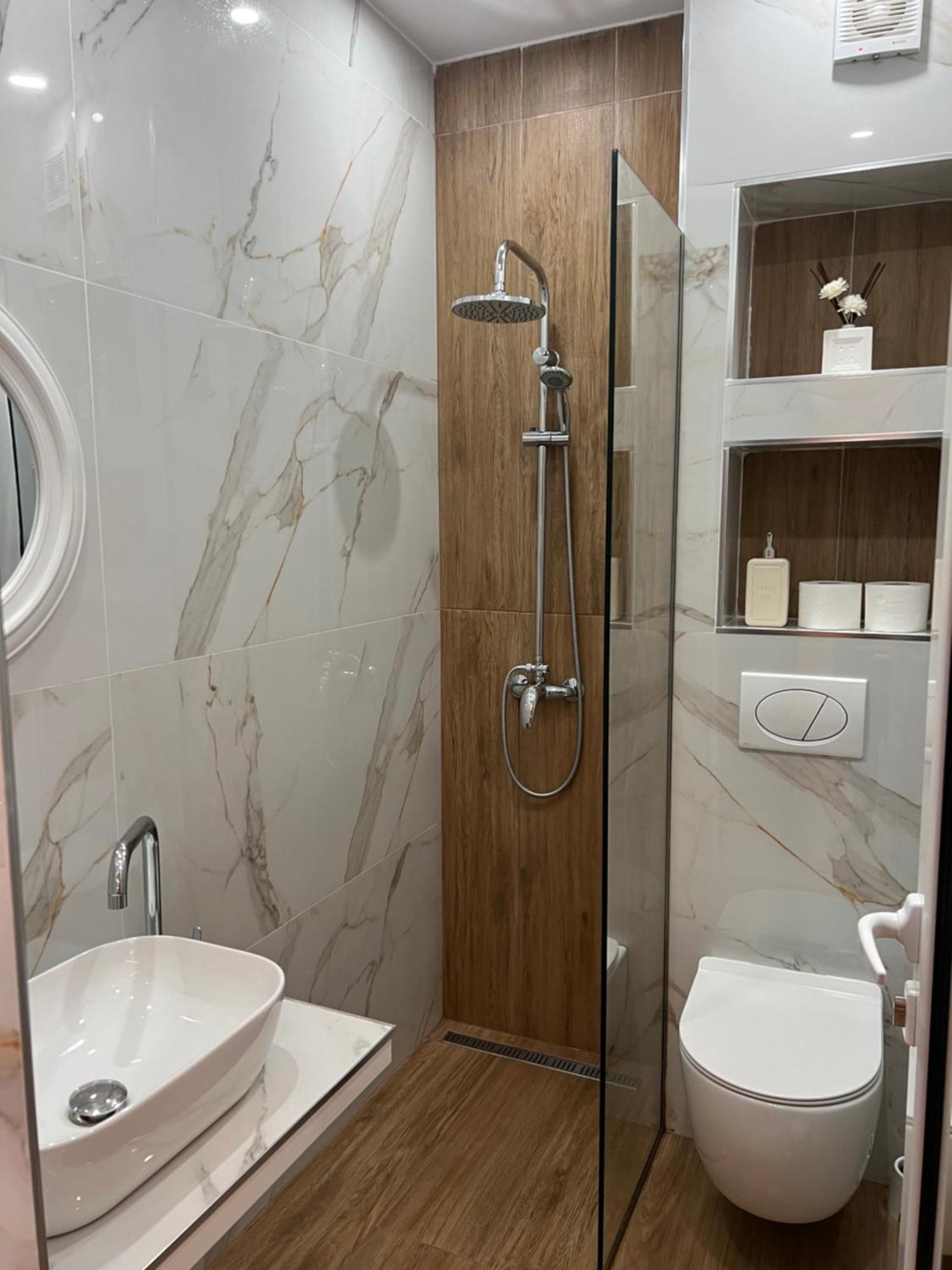 Apartments Sadiku With Sea View Sarandë Esterno foto